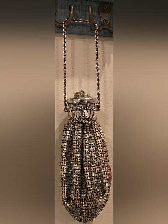Whiting & Davis Handbags - ​VTG 1920s Whiting & Davis Mesh Gate-Top Beggar’s Bag Purse Rhinestone Lid